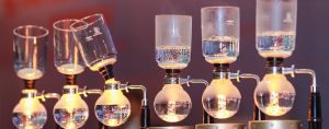 Dãy bình siphon tại World Siphonist Championship - pha cà phê hút chân không