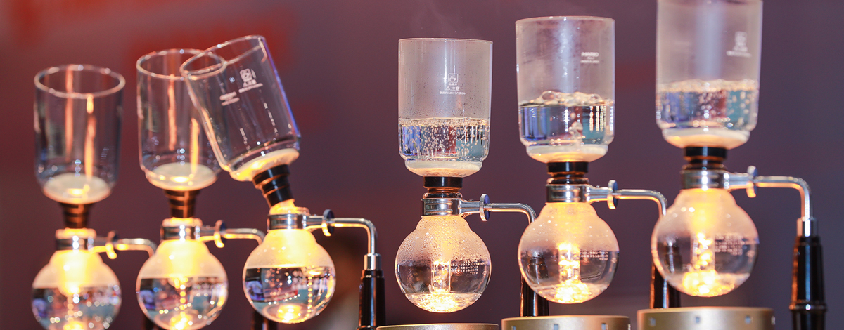 Cà phê siphon - bình hút chân không tại World Siphonist Championship