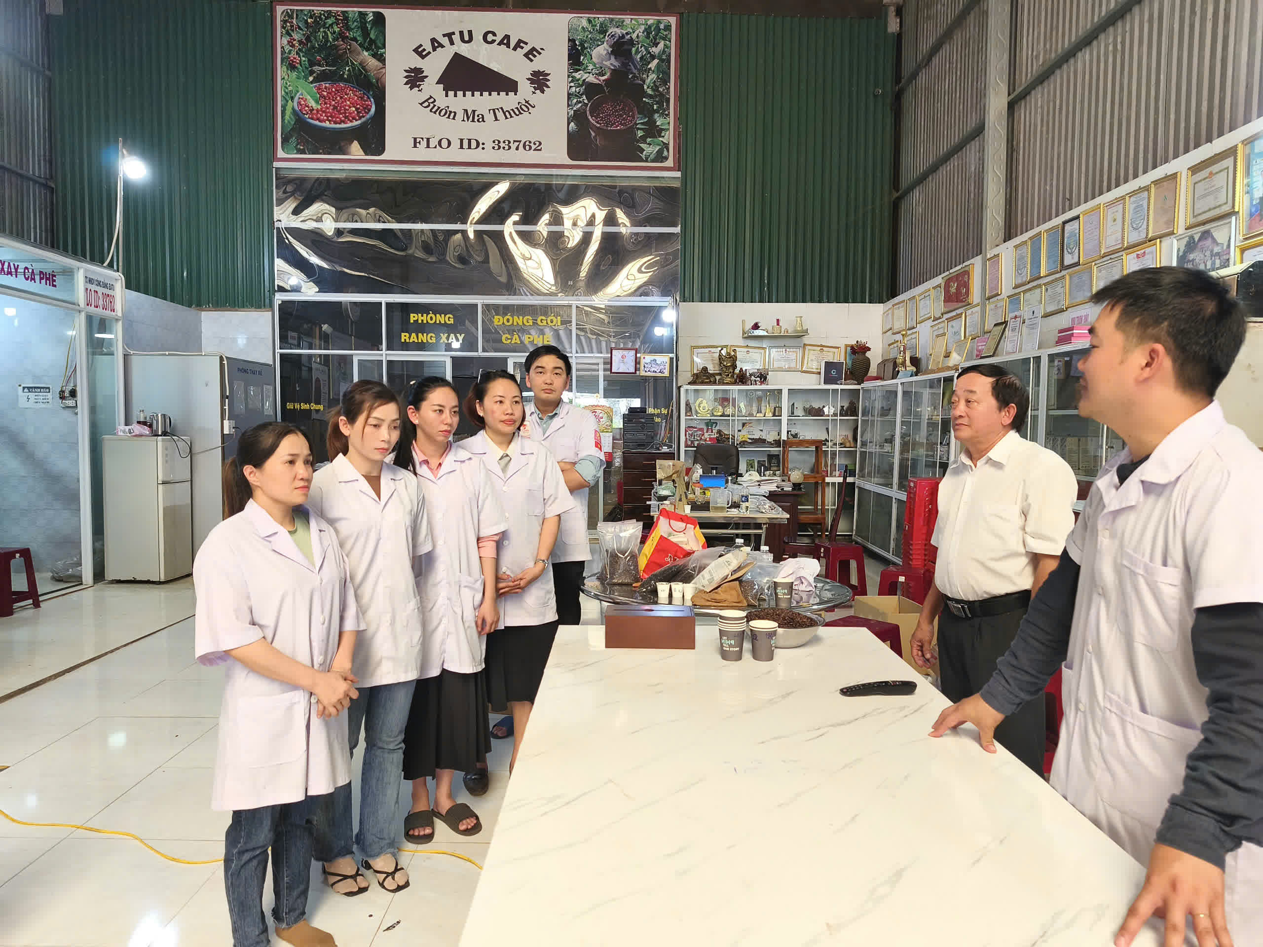 Thử nếm đánh giá kết quả mẻ rang trong khóa học