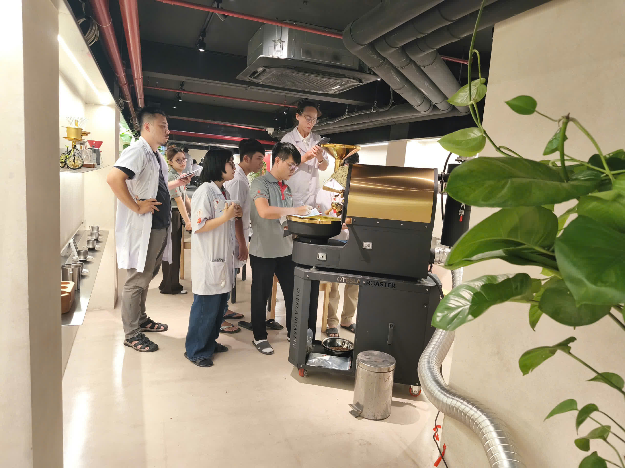 Máy rang mẫu dùng trong khóa học tại Total Feeling Lab
