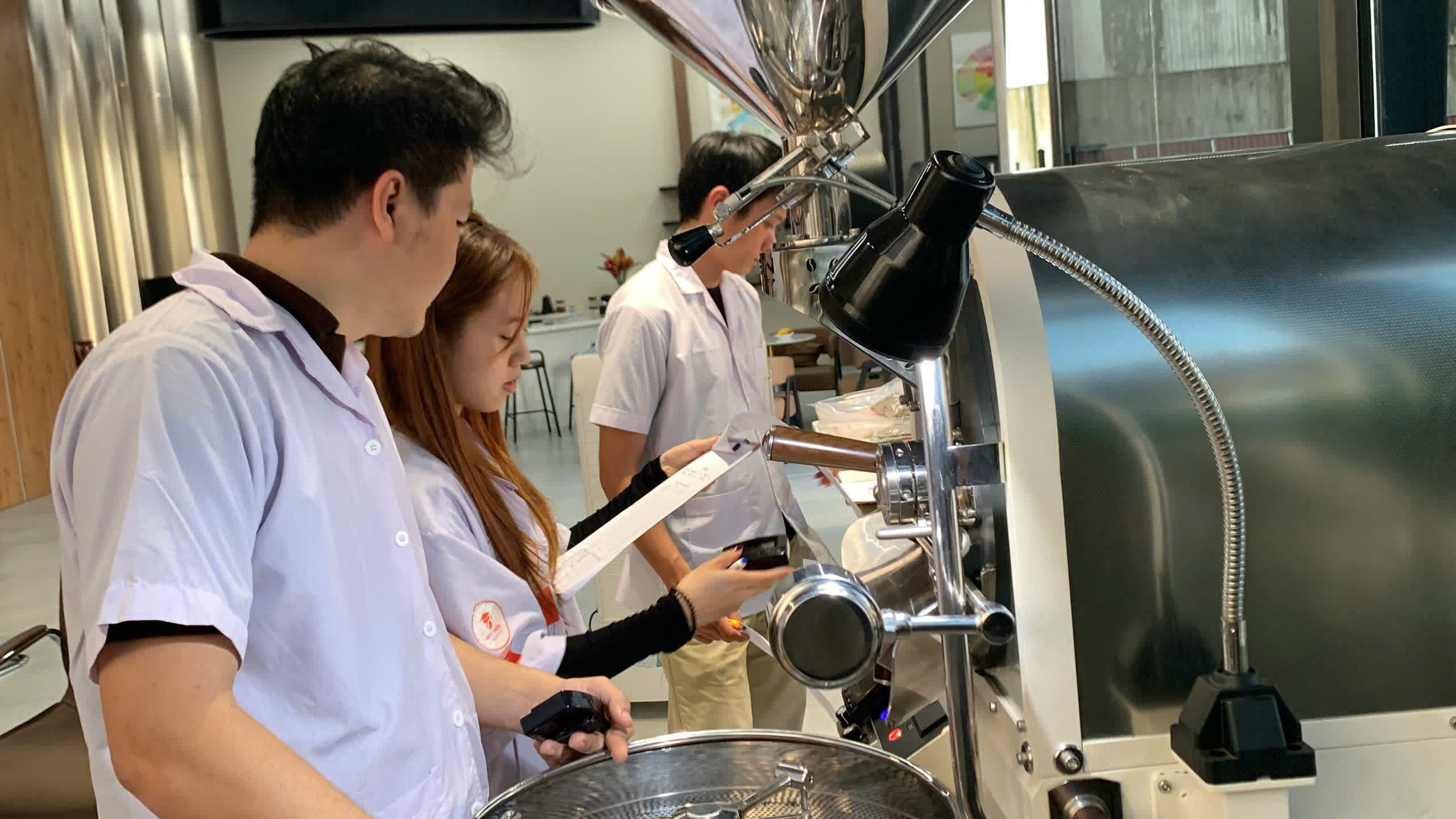 Khu Cuptest Area nơi thử nếm mẫu sau khi rang