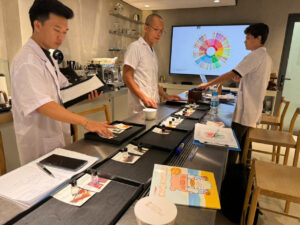 Bàn cupping chuẩn bị cho buổi thử nếm tại Total Feeling, Quận 1