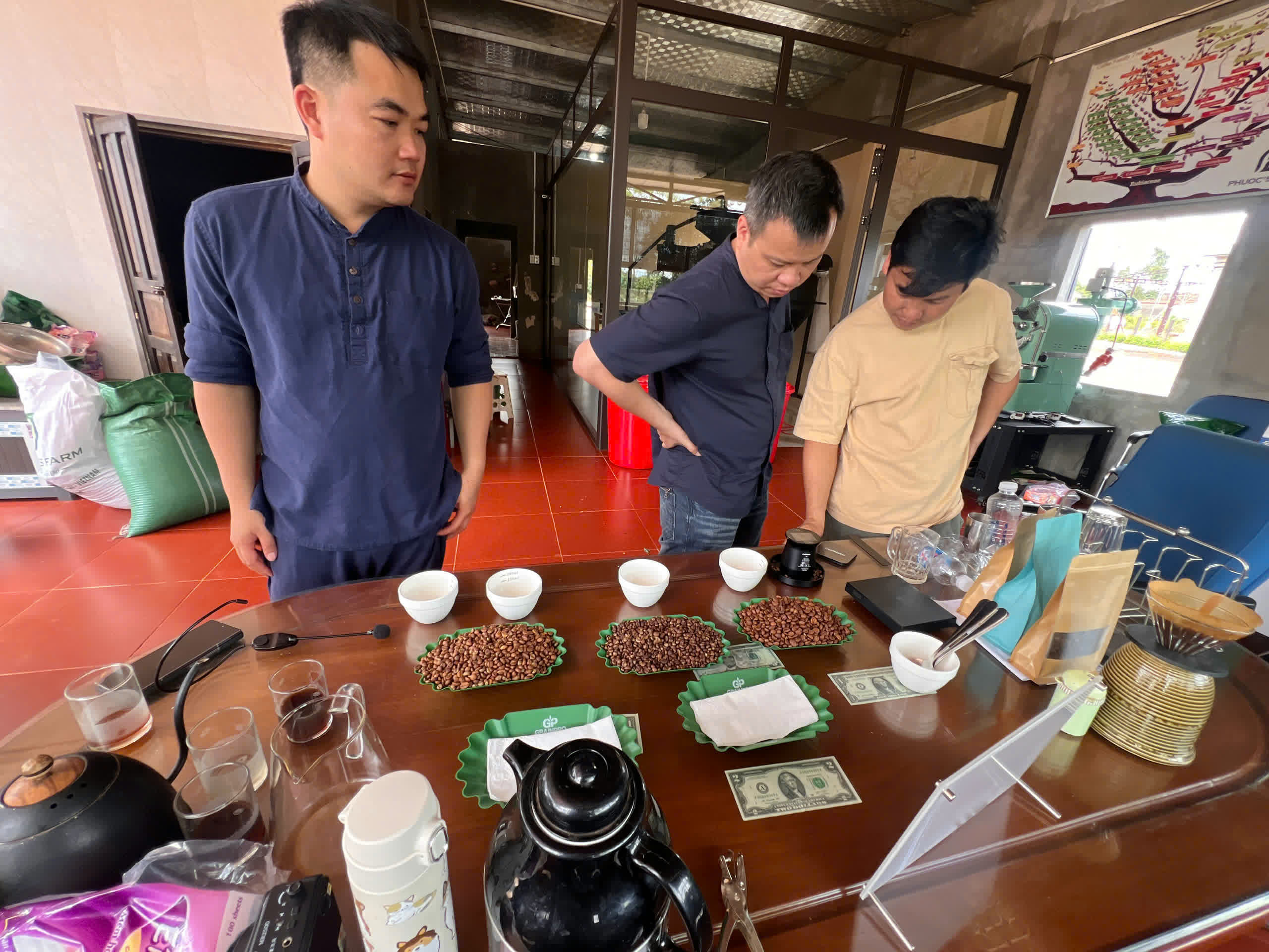 Thử nếm cupping cà phê theo chuẩn SCA