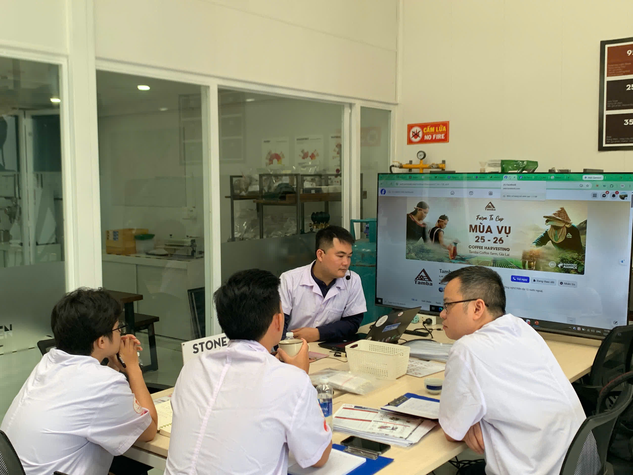 Học lý thuyết trong khóa SCA Green Bean và Chế biến