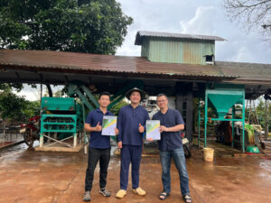 Học viên khóa SCA Green Bean và Chế biến cà phê tại Stone Village Lab - chụp ảnh lưu niệm
