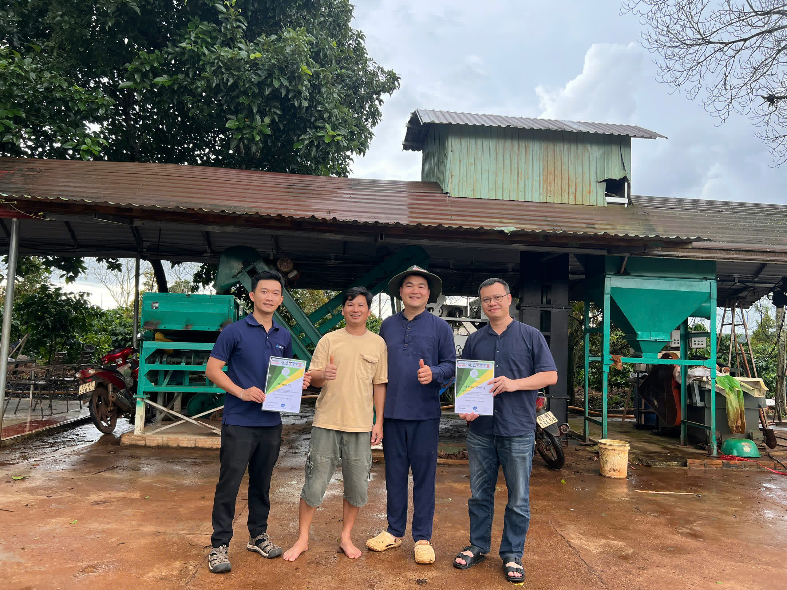Ảnh lưu niệm cuối khóa học tại Stone Village Lab