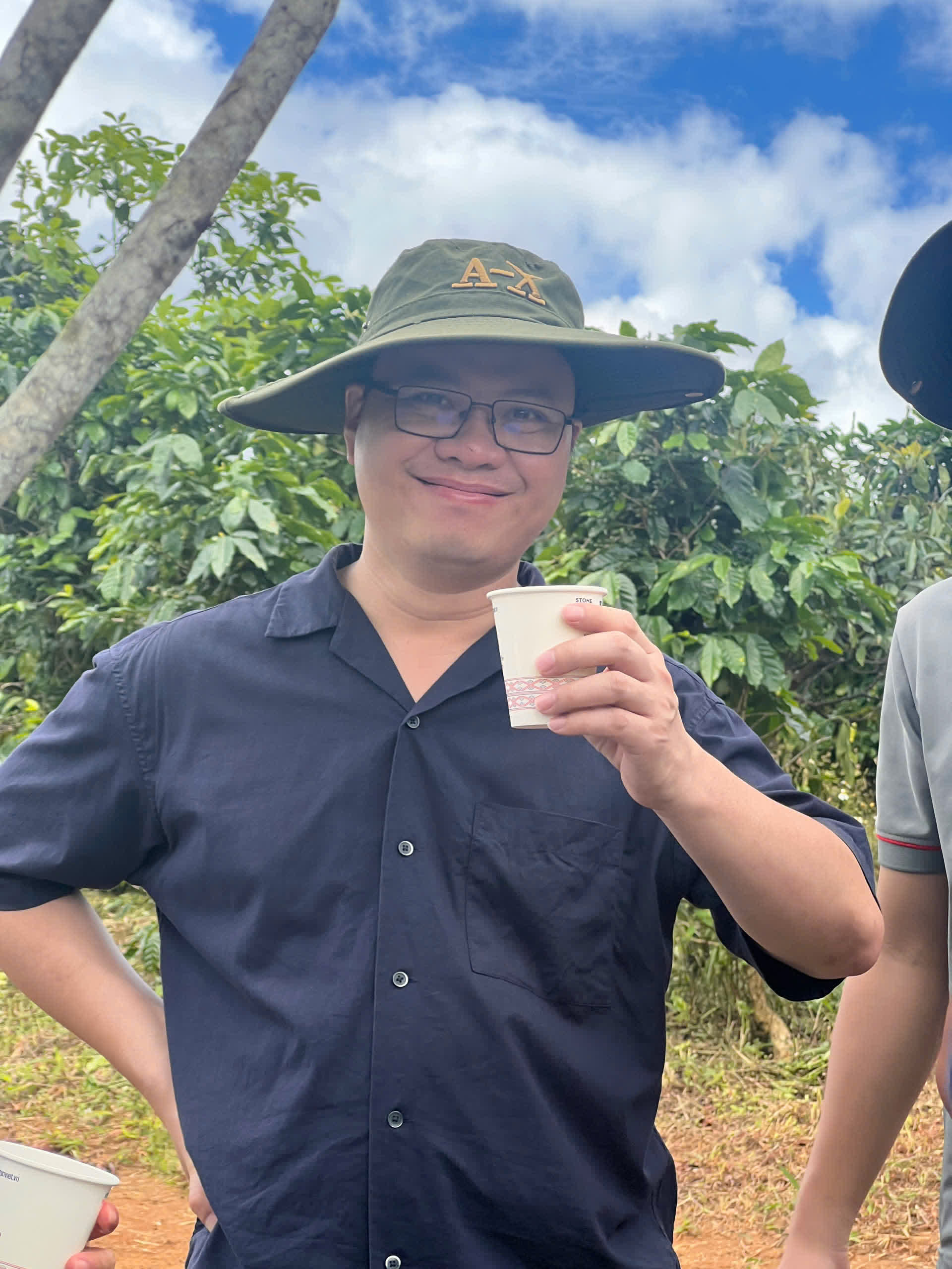 Thưởng thức thành phẩm cà phê