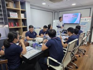 Học viên khóa Q Grader V1.0 trong phòng lý thuyết Stone Village Lab TP.HCM ngày 02/10/2026