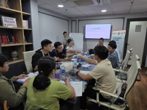 Lớp Q Grader sáng ngày 2 trong phòng lý thuyết Stone Village Lab TP.HCM